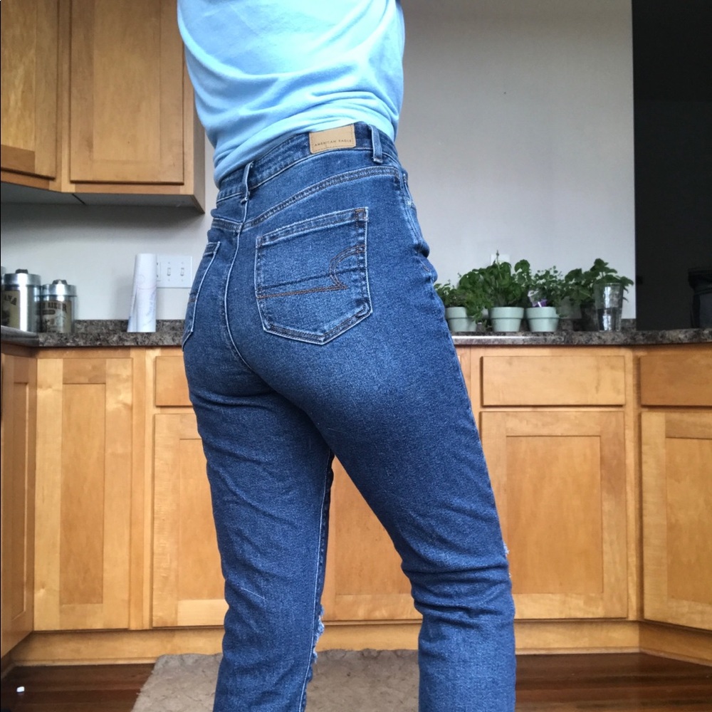 High waisted American Eagle mom jeans